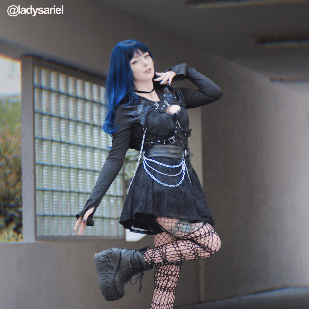 Lolita Black Mixed Blue Long Curly Cosplay Wigs - lemailwigs