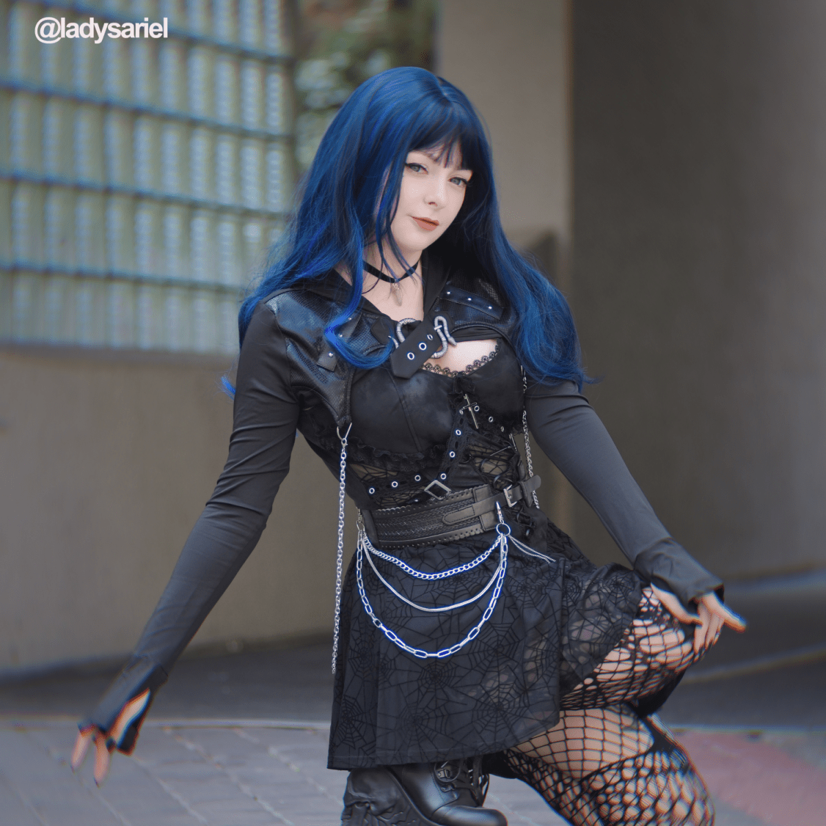 Lolita Black Mixed Blue Long Curly Cosplay Wigs - lemailwigs